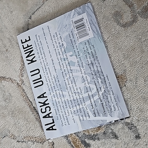 Alaska Ulu Knife and stand New in packaging - Picture 2 of 3